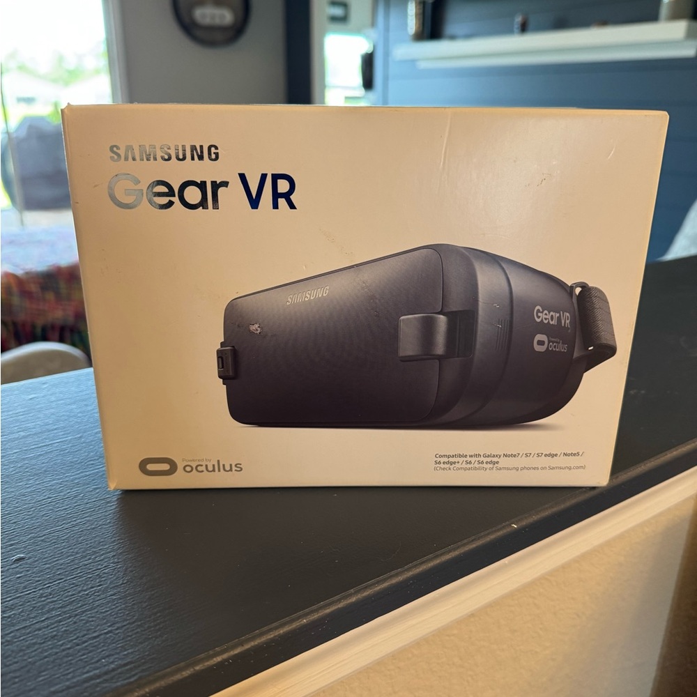 Samsung Black Gear VR Smartphone Headset